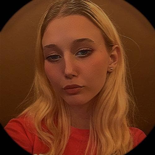 Оля