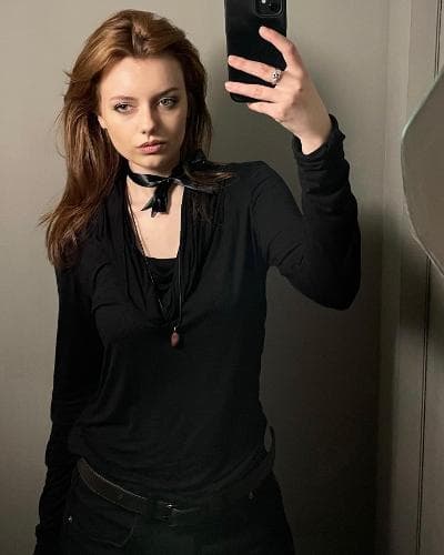 Ева