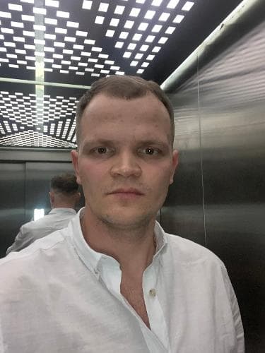 Максим 