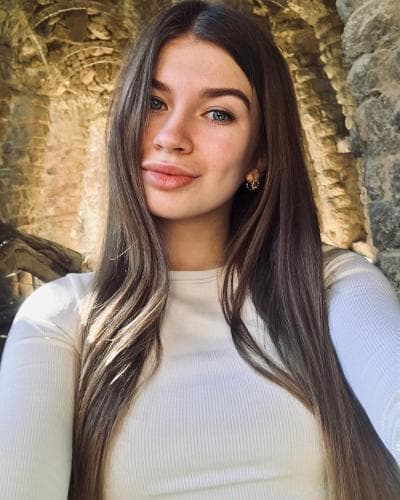 Аня