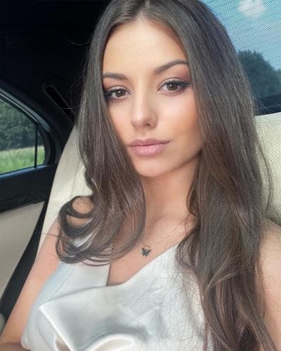 Аня