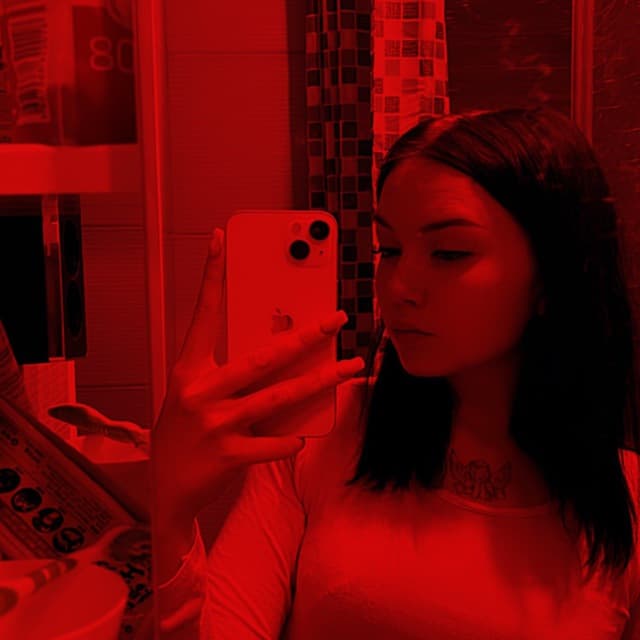 Аня