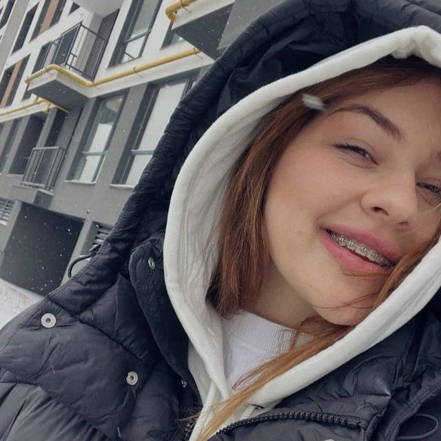 Полина