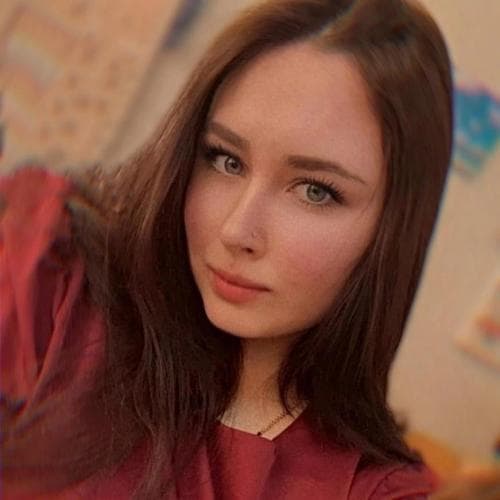 Оля