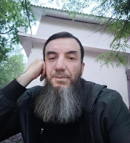 Гусенй