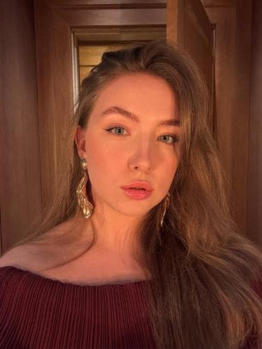 Полина